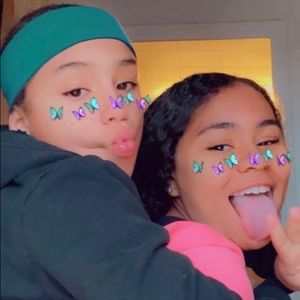 Meet your Posher, Alexis